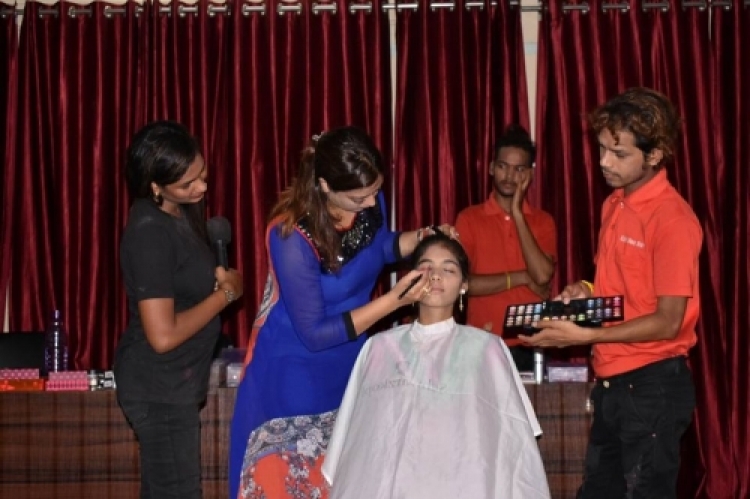 Makeup , Hair , Skin , grooming , Works Shop At Ghanshyam Singh Arya College (Runa Sharma Attree)